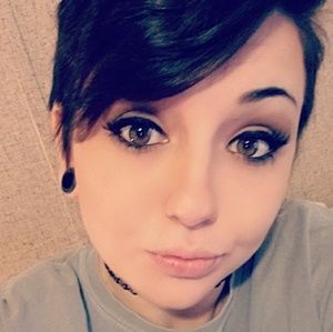 Meet your Posher, Brianna